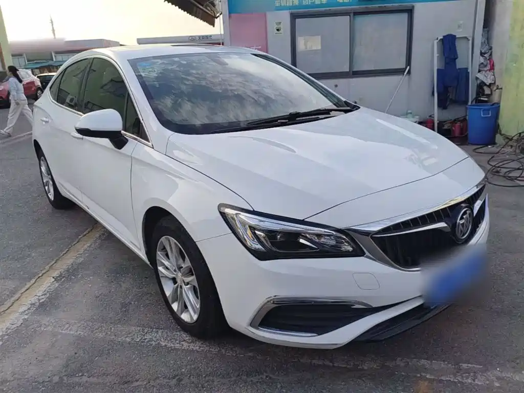 Buick Verano 2019 Sedan 20T Dual Clutch Elite фото 4