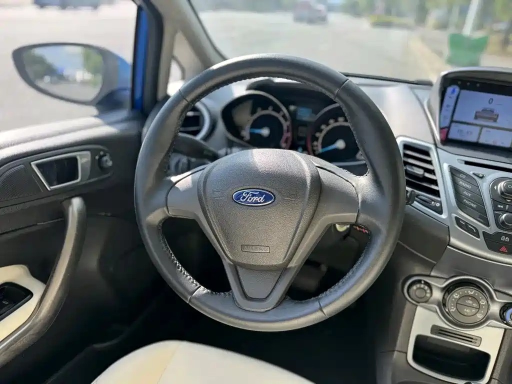 Ford Fiesta 2015 2013 Hatchback 1.5L Automatic Fashion