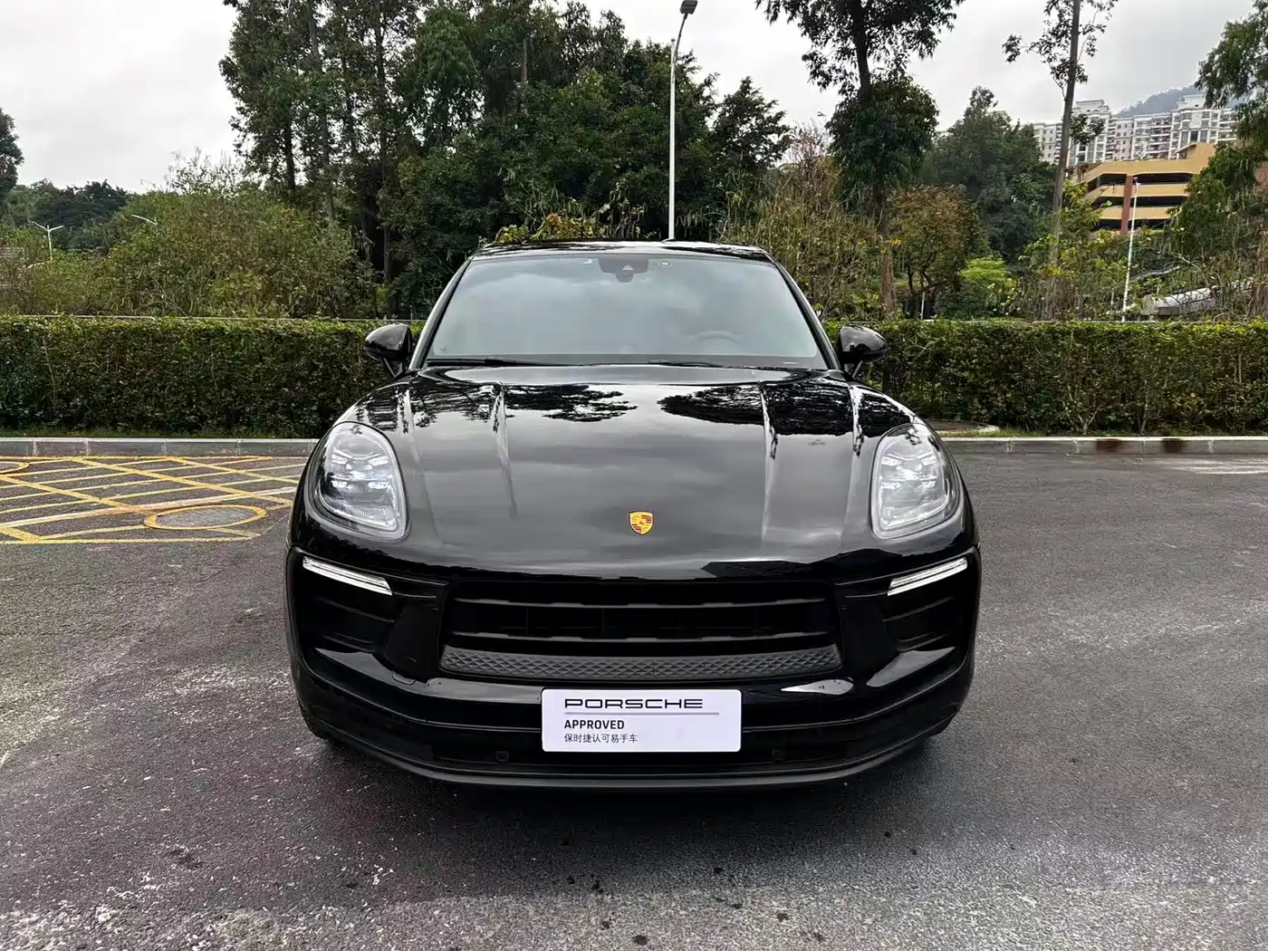 PORSCHE MACAN