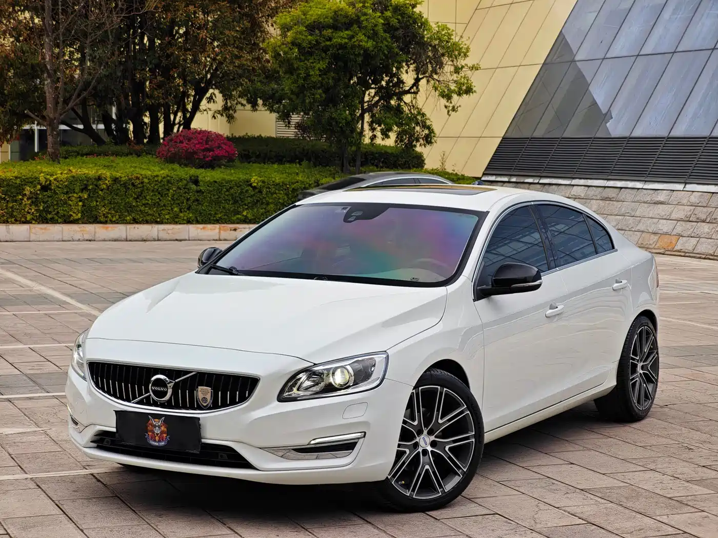 Фото 1 - Volvo S60