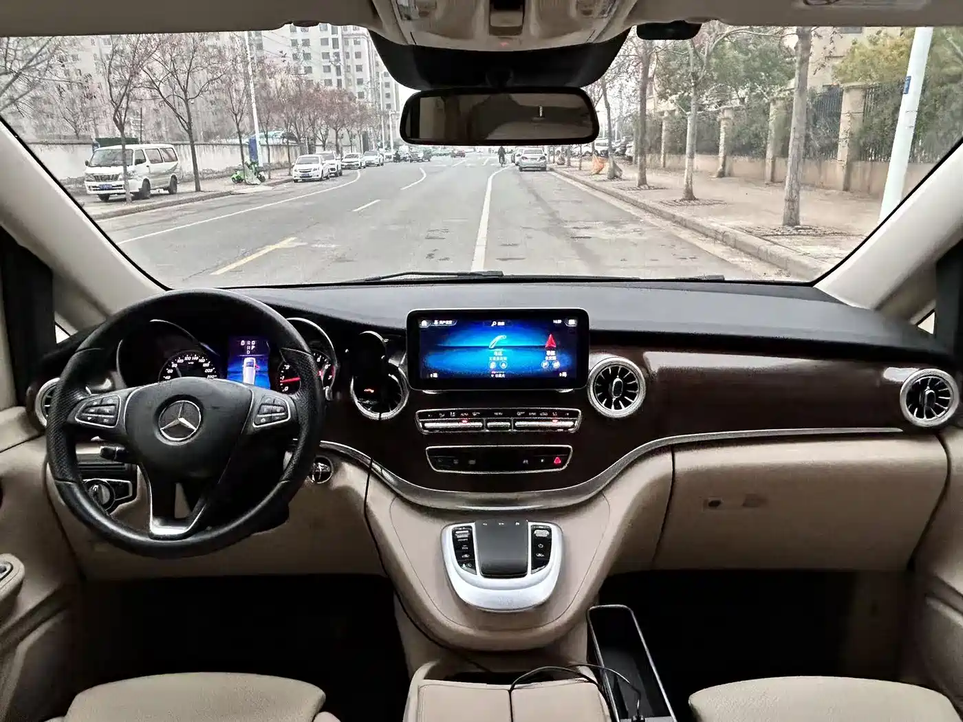 Фото 13 - Mercedes-Benz V-Class