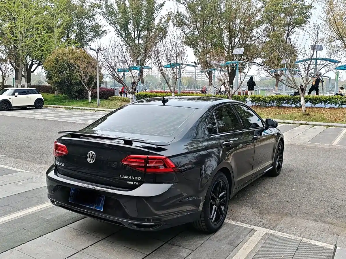 Volkswagen Lamando 2021 280TSI DSG Comfort Edition фото 3