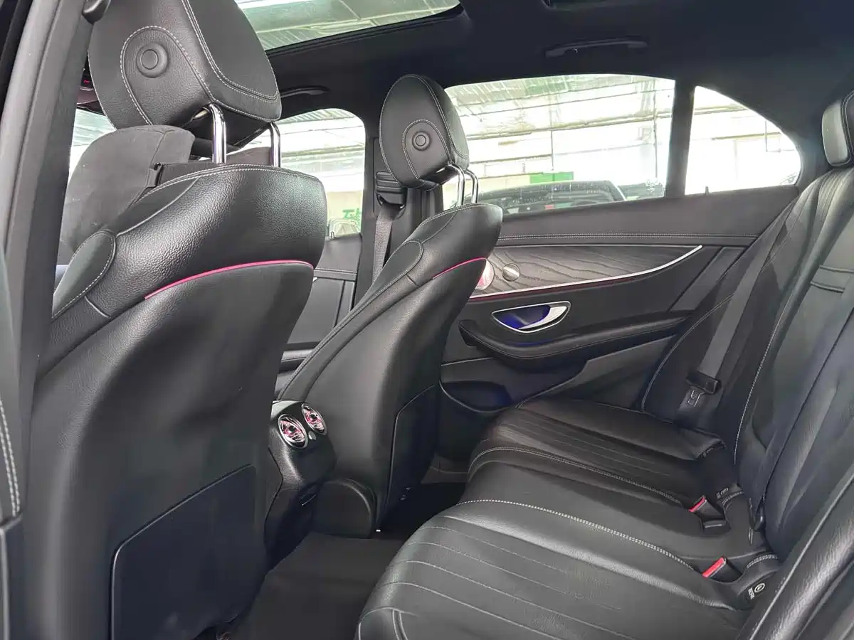 MERCEDES-BENZ E CLASS