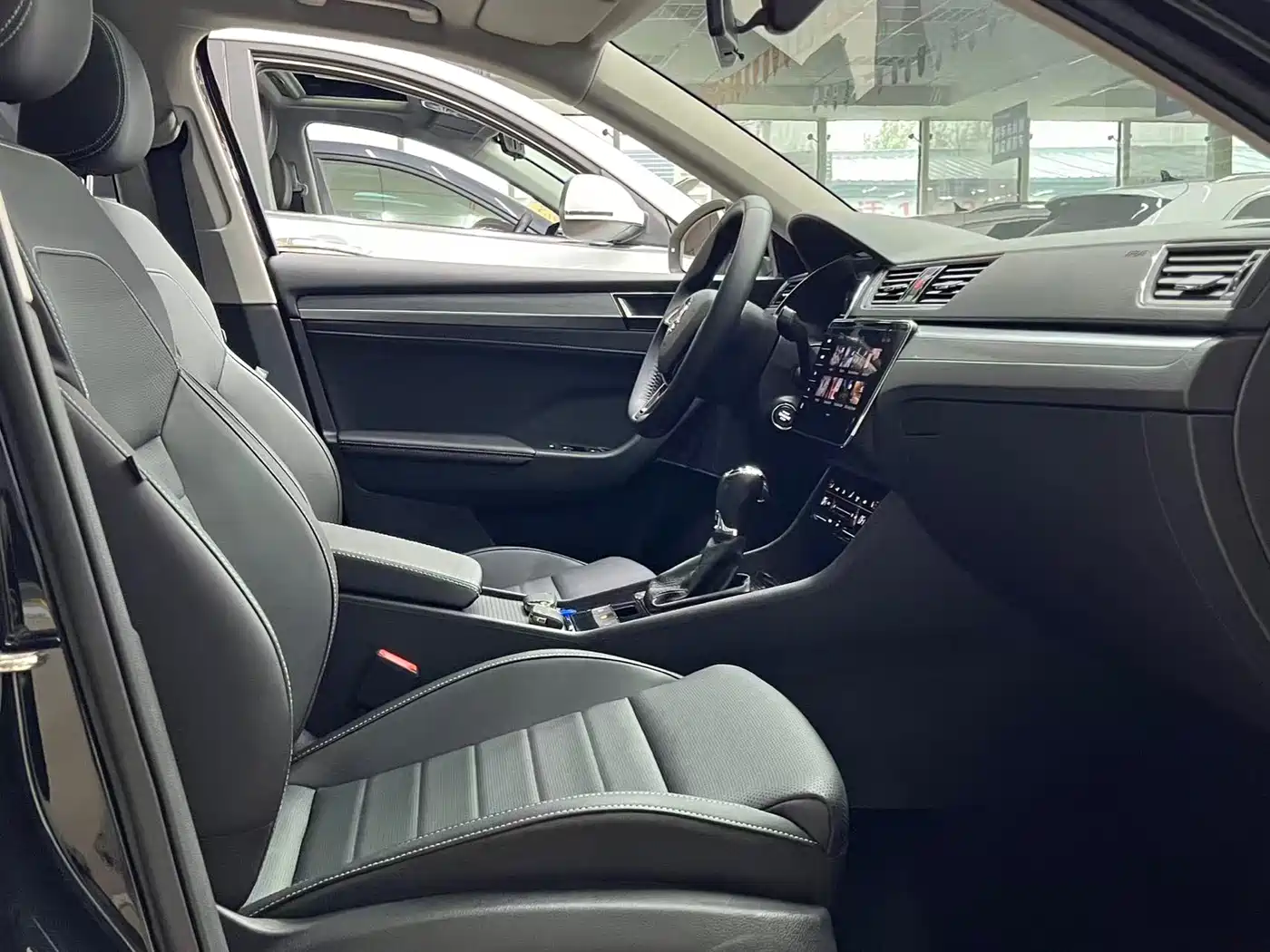 Škoda Superb 2024 TSI280 DSG Premium Edition фото 17