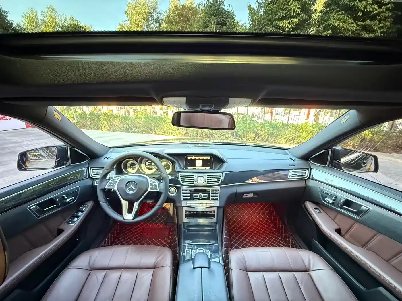 Mercedes-Benz E-Class 2015 E 320 L Luxury 4MATIC фото 9