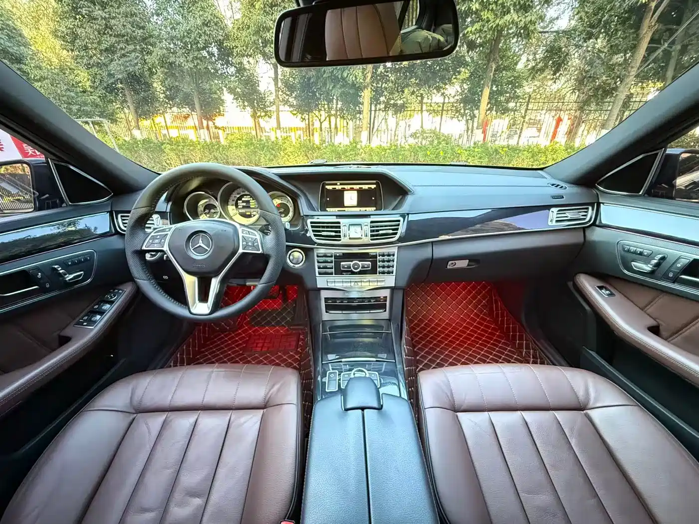 Mercedes-Benz E-Class 2015 E 320 L Luxury 4MATIC фото 28