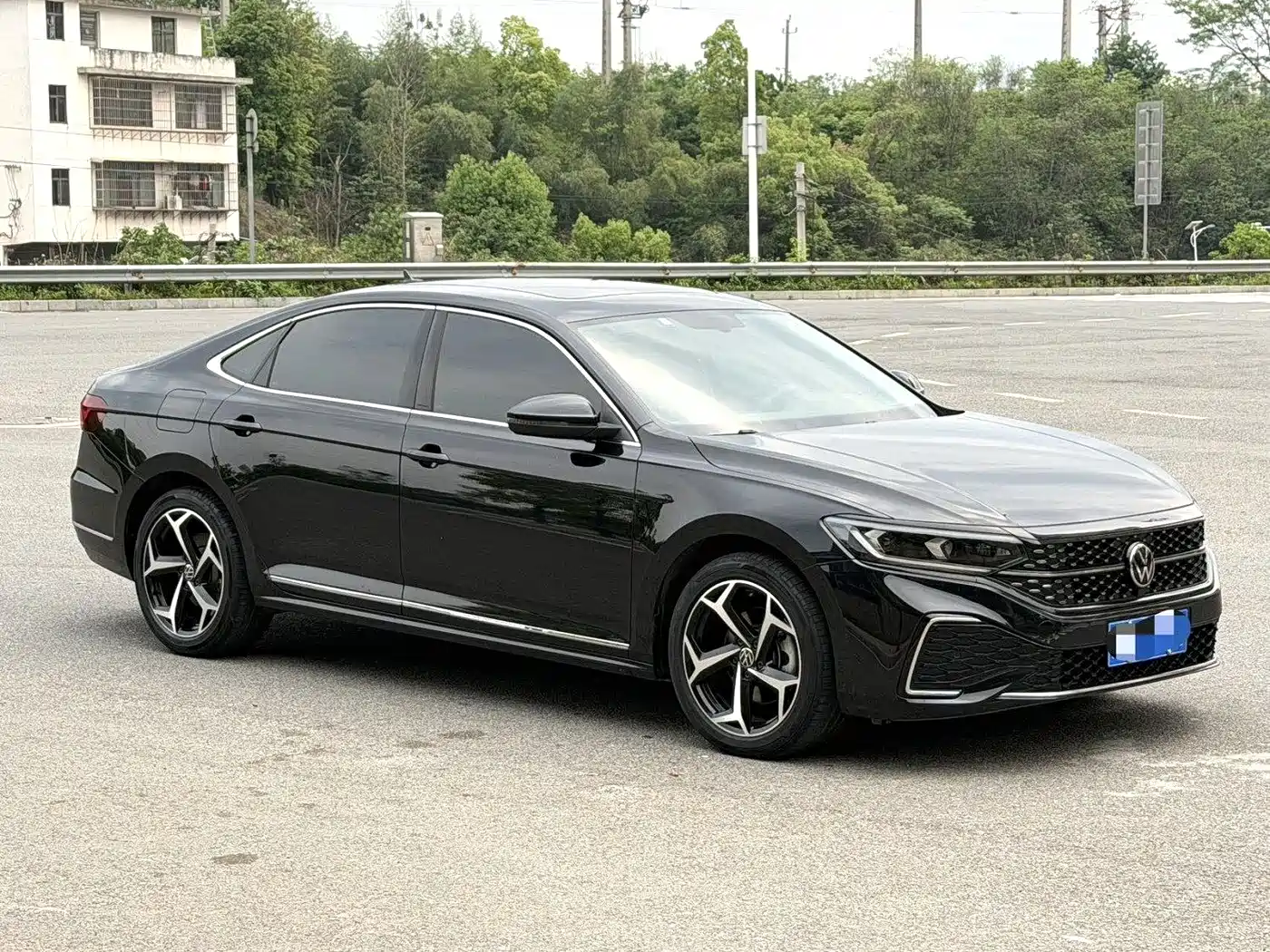 Volkswagen Passat 2024 330TSI Starlight Elite Edition фото 2