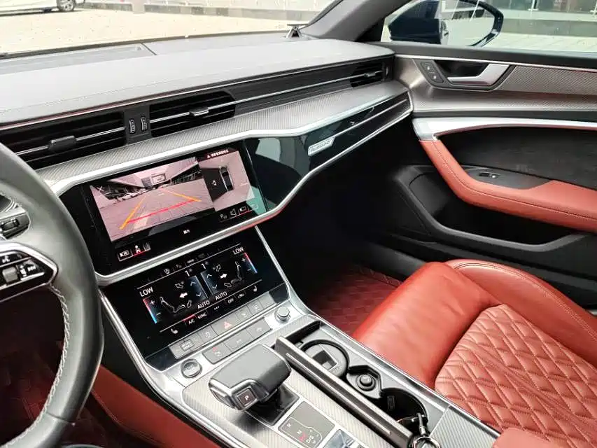 Audi A7L 2024 45 TFSI quattro S-line Black Warrior Edition фото 5