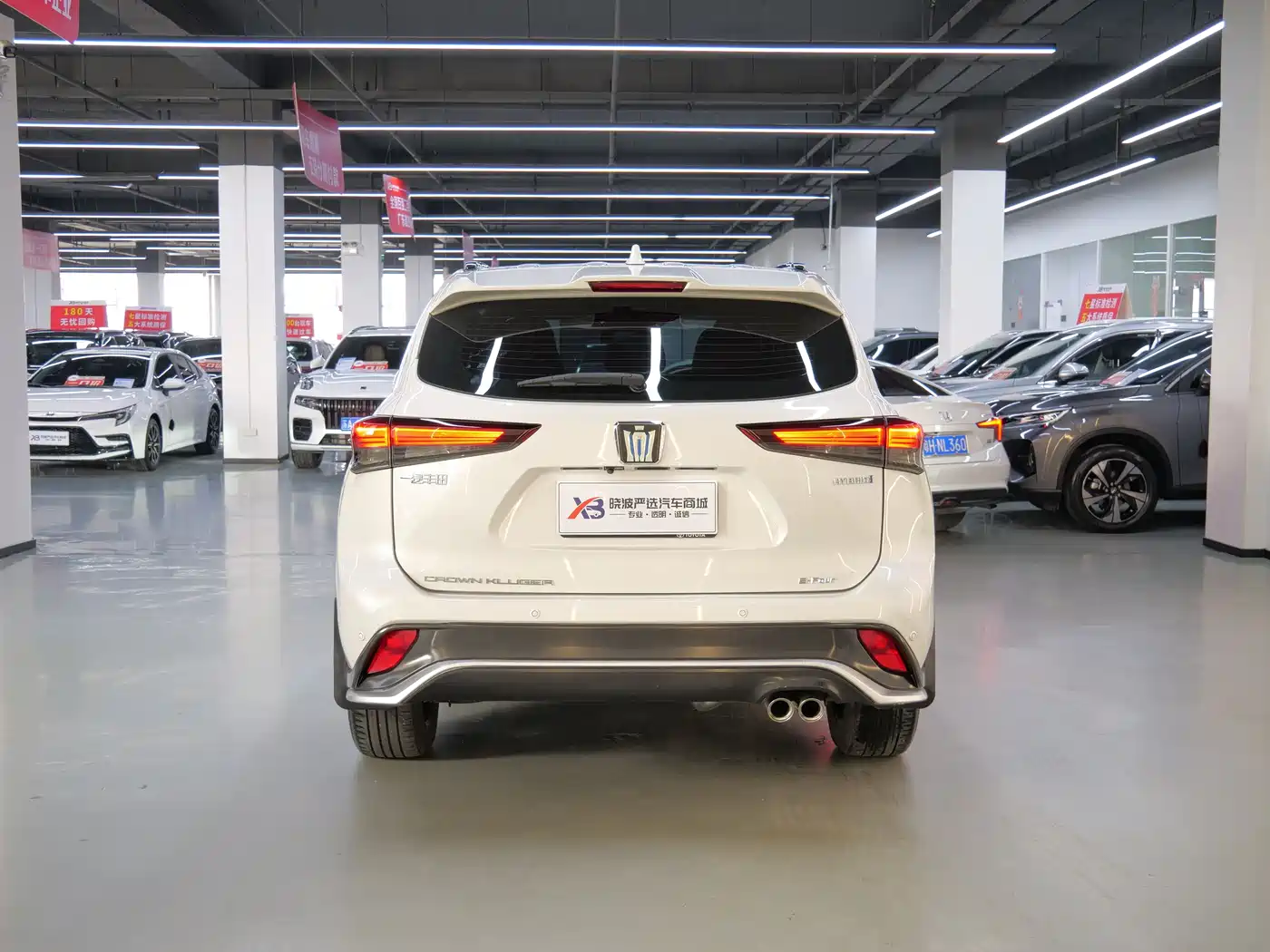 Toyota Crown Kluger 2023 2.5L HEV AWD Luxury Edition фото 7