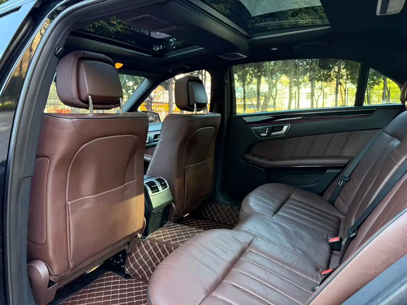 Mercedes-Benz E-Class 2015 E 320 L Luxury 4MATIC фото 30