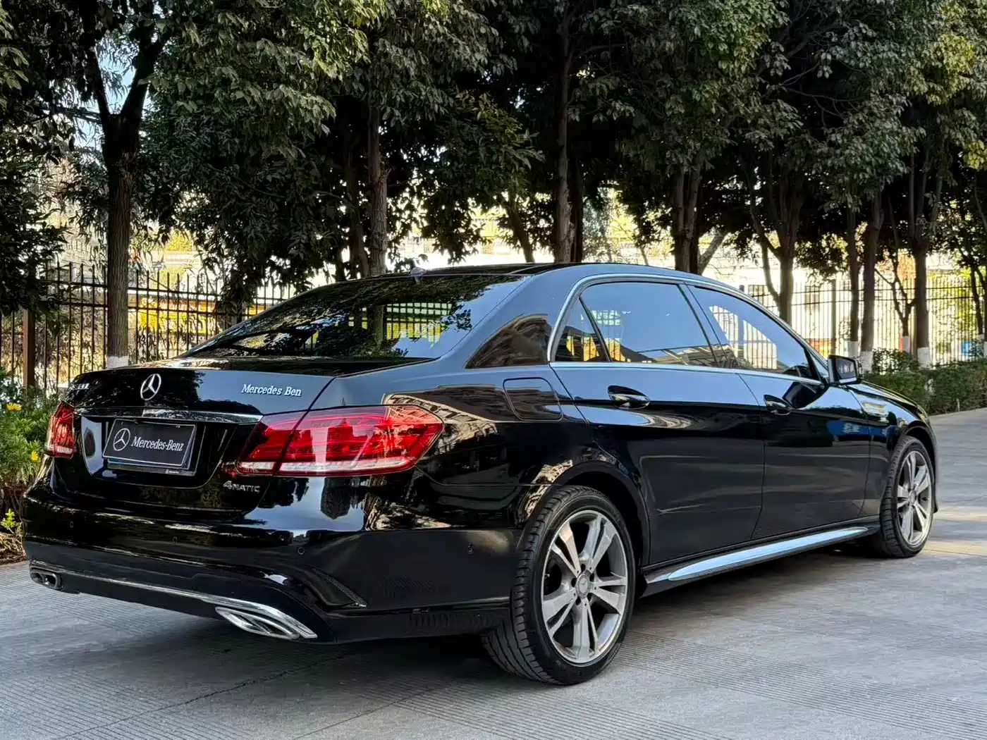 Mercedes-Benz E-Class 2015 E 320 L Luxury 4MATIC фото 33