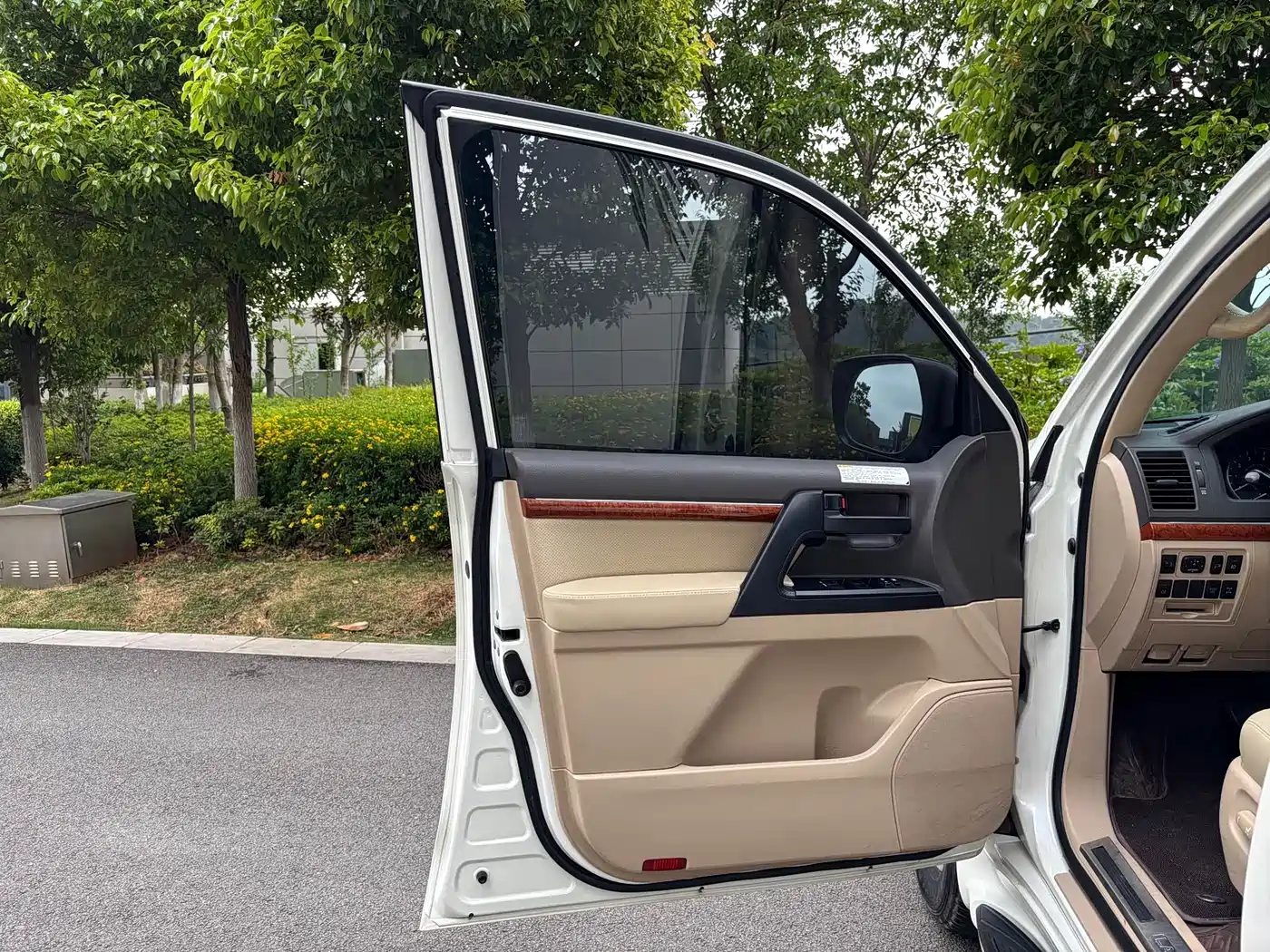 Toyota Land Cruiser (Import) 2015 2015 4.0L V6 Middle East Limited Edition