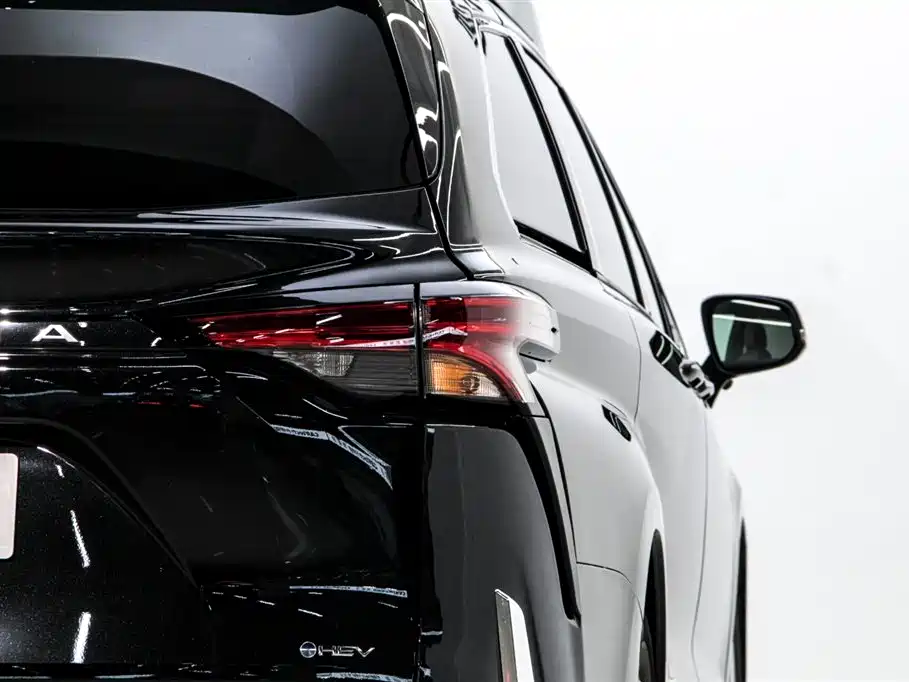 Toyota Granvia 2024 2.5L Hybrid Comfort фото 31