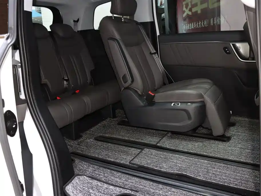 Фото 9 - Maxus Maxus G70