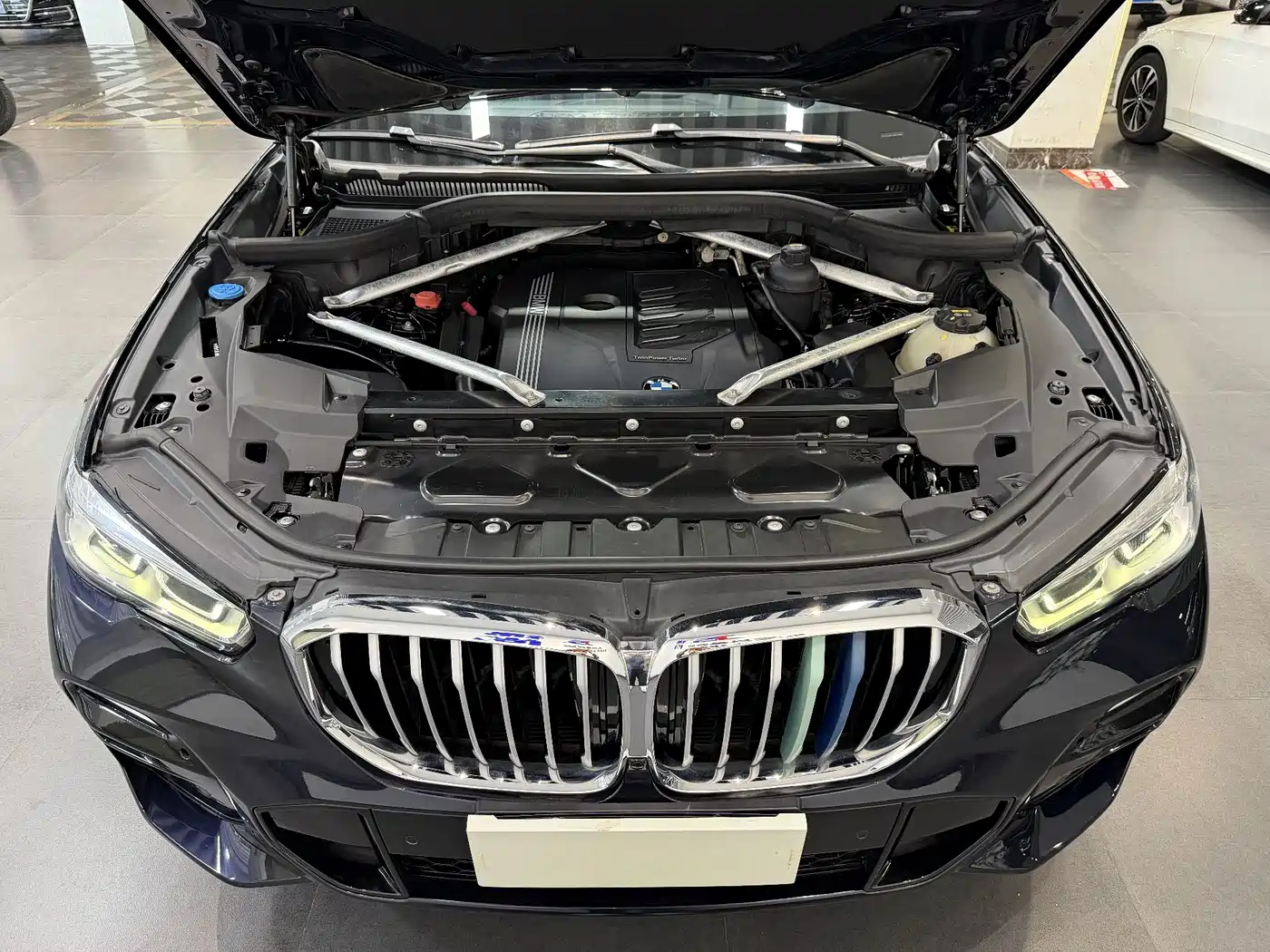 BMW X5 (Import) 2019 xDrive40i M Sport Package фото 31