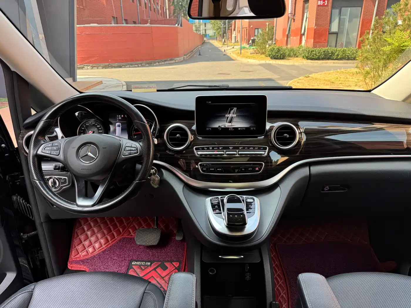 Mercedes-Benz V-Class 2018 2017 Model V 260 Pilot Edition