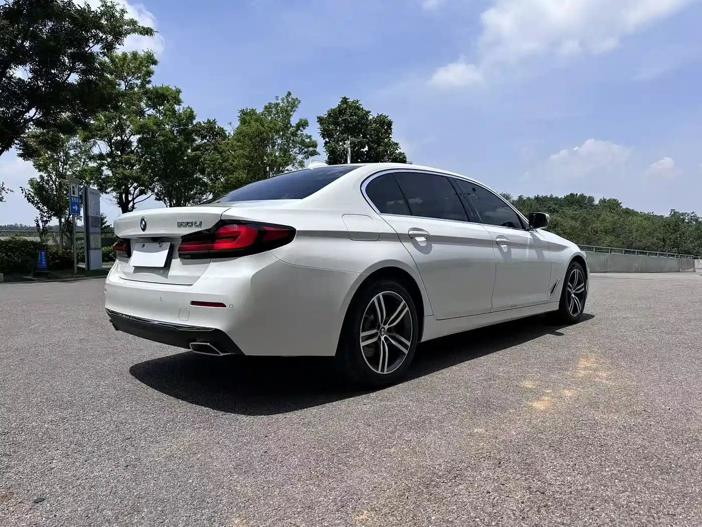 BMW 5 Series 2022 530Li Leading Luxury Package фото 6