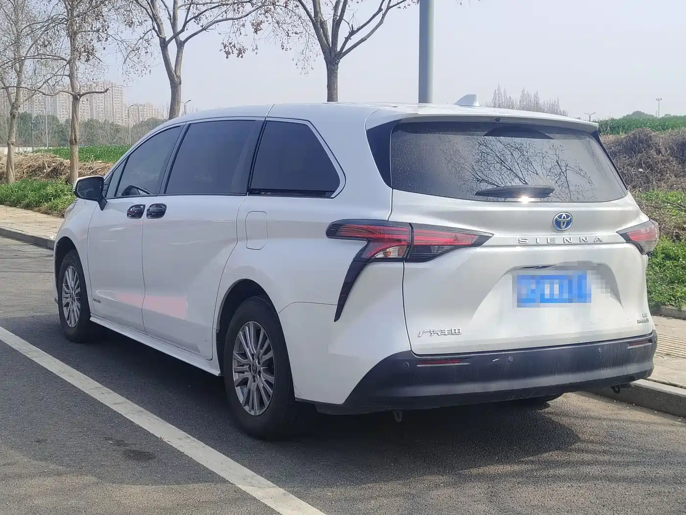 Toyota Sienna 2021 2.5L Hybrid Comfort Edition фото 14