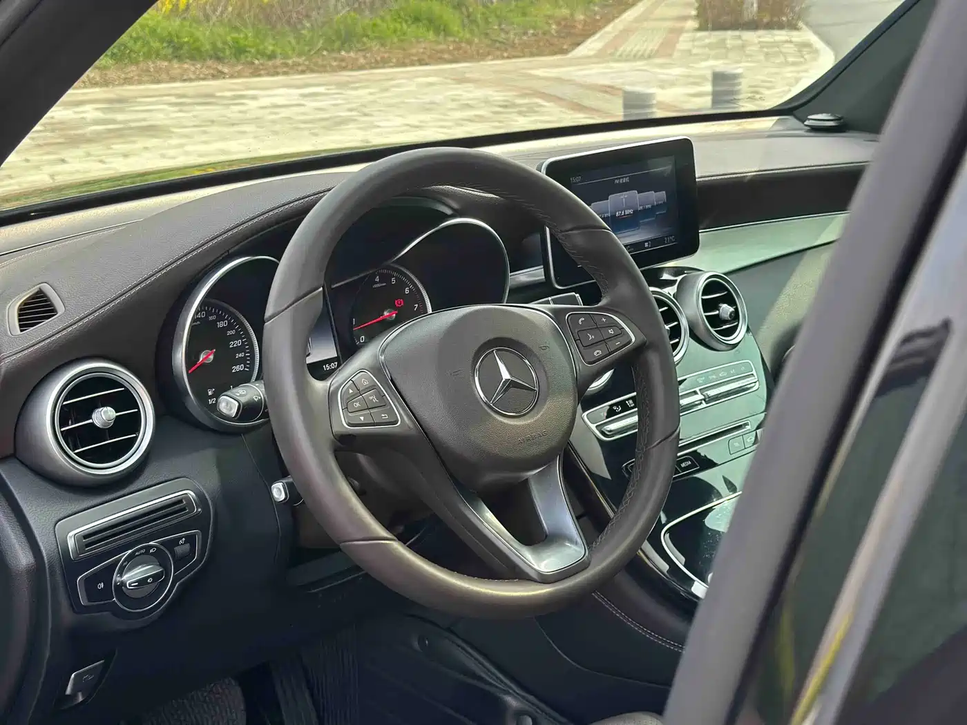 Mercedes-Benz GLC 2017 GLC 200 4MATIC фото 3