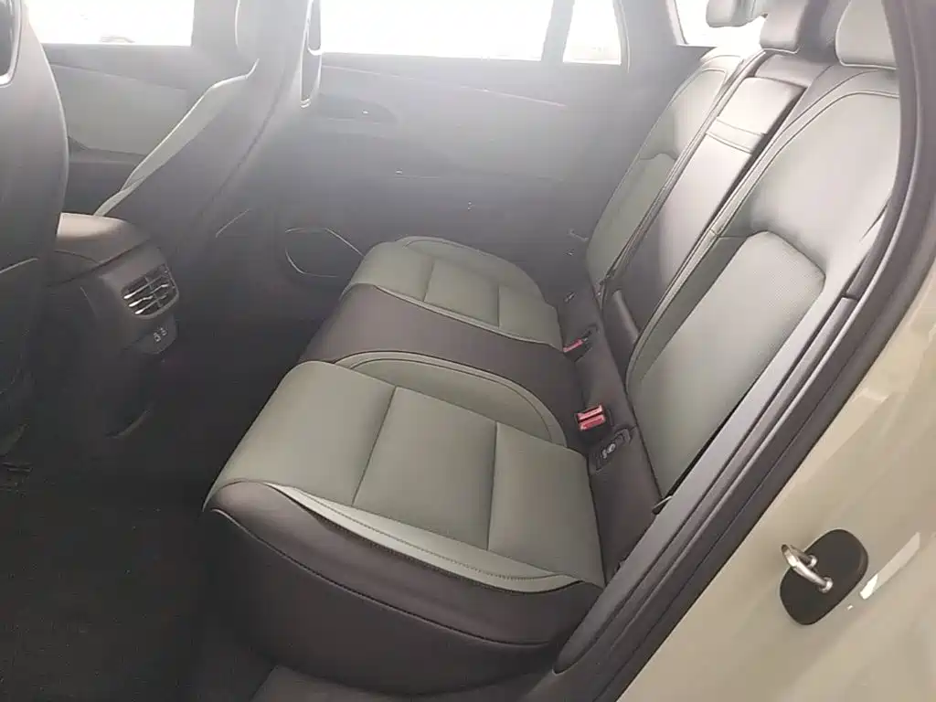 Hongqi EH7 2026 2025 690 Smart Selection Edition