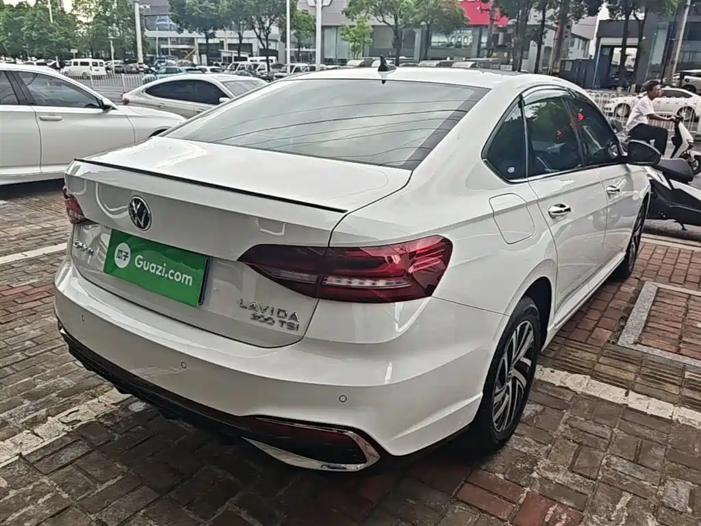 Volkswagen Lavida 2024 Model 300TSI DSG Starlight Leading Edition фото 7