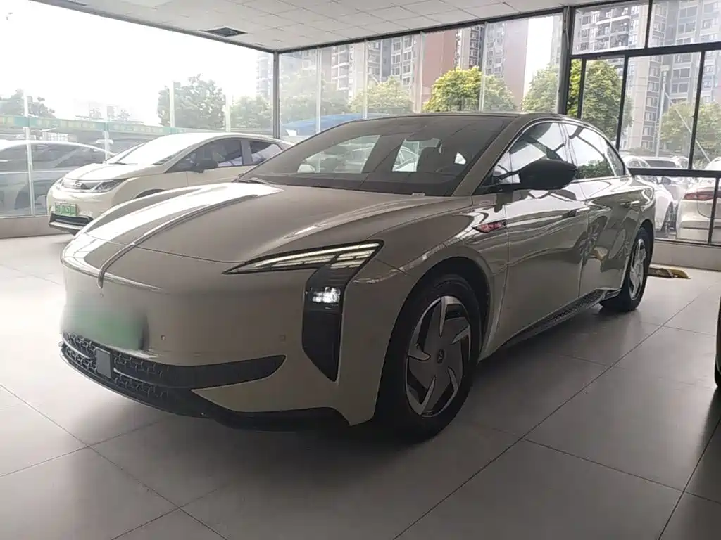 Hongqi EH7 2026 2025 690 Smart Selection Edition