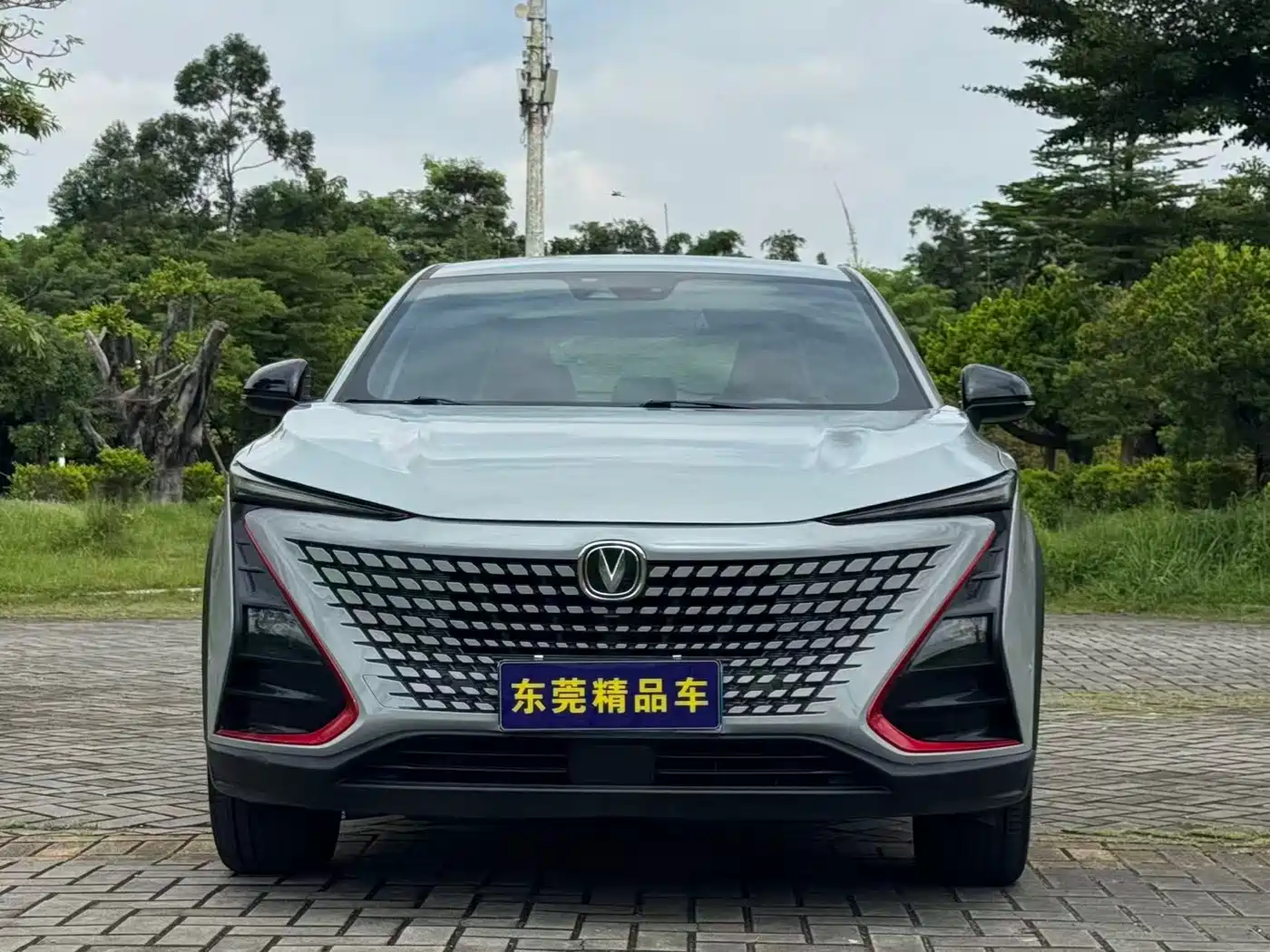 Фото 2 - Changan UNI-T