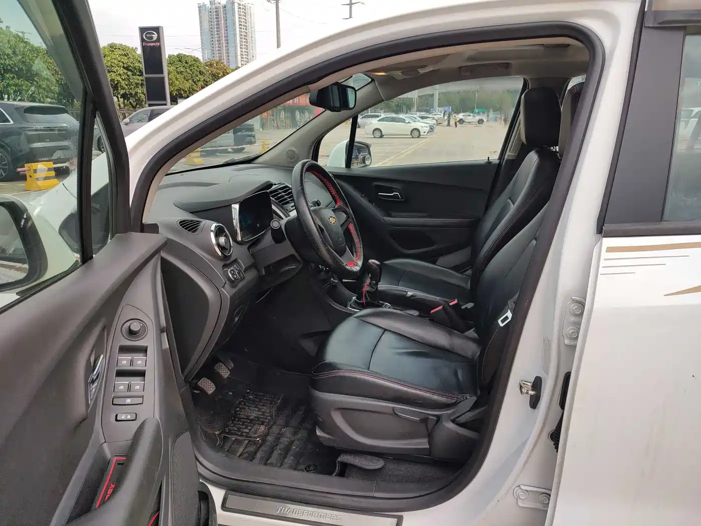 Chevrolet Trax 2016 1.4T Manual 2WD Comfort Sunroof Edition фото 8