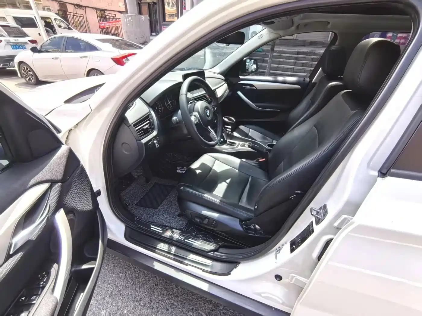 BMW X1 2013 2013 sDrive18i Sport Design Package