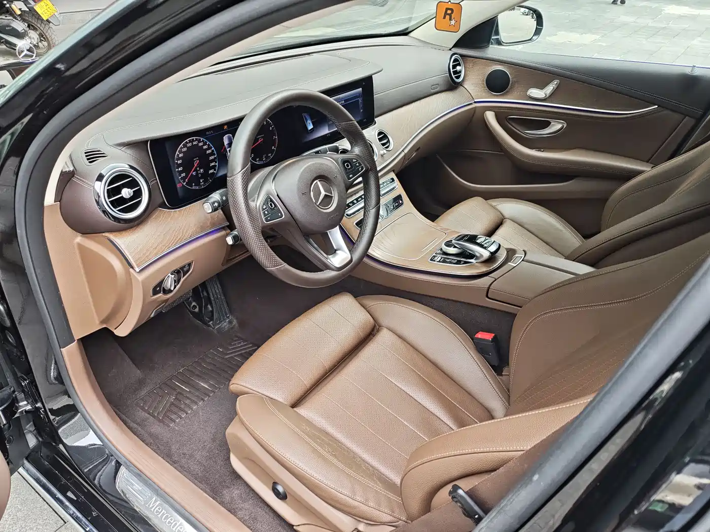 Mercedes-Benz E-Class 2018 E 200 L фото 11