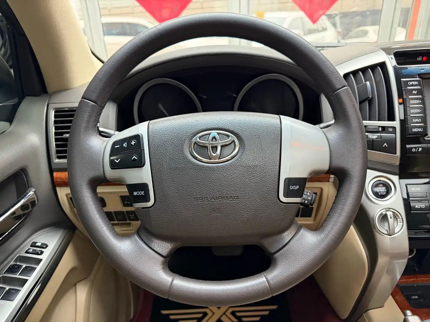 Toyota Land Cruiser 2012 4.6L Automatic VX-R фото 23