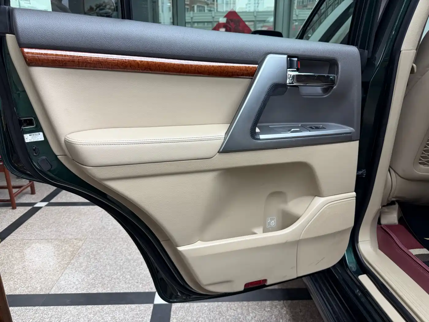 Toyota Land Cruiser 2012 4.6L Automatic VX-R фото 26
