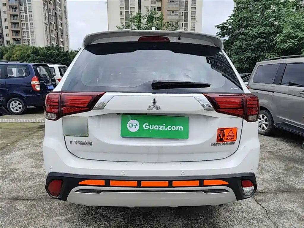 Mitsubishi Outlander 2019 2.4L 4WD Deluxe Edition 7-Seater China VI фото 6