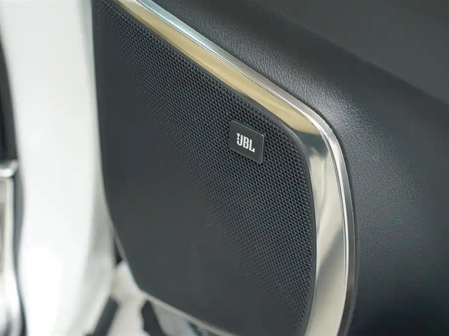 Toyota Alphard 2018 3.5L Premium фото 32