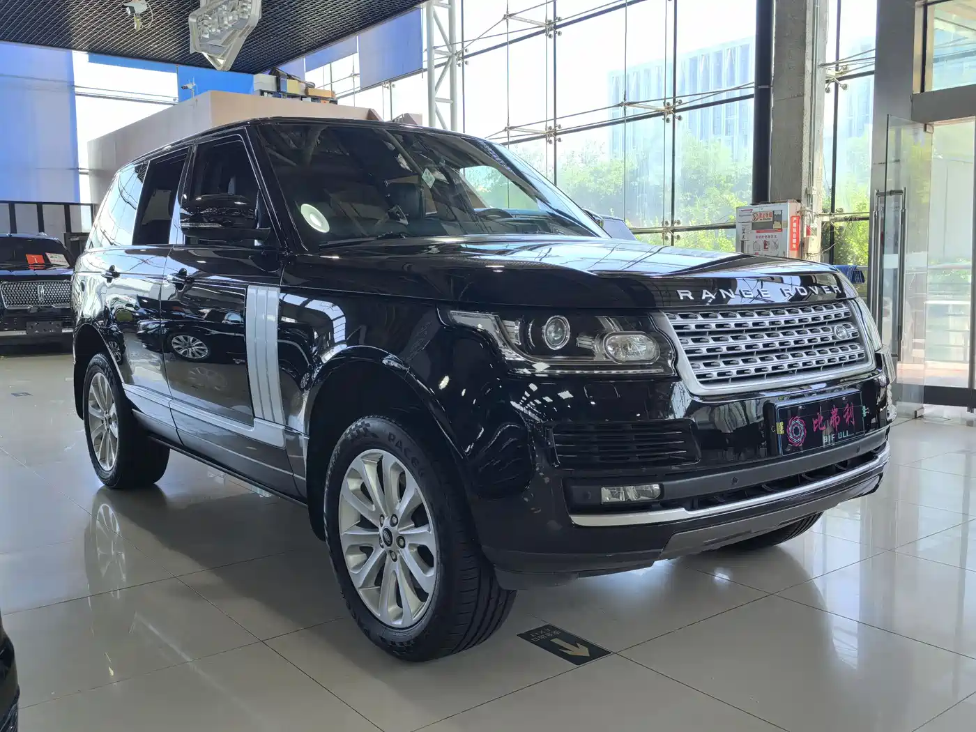 Land Rover Range Rover 2015 3.0 SC V6 Vogue фото 3