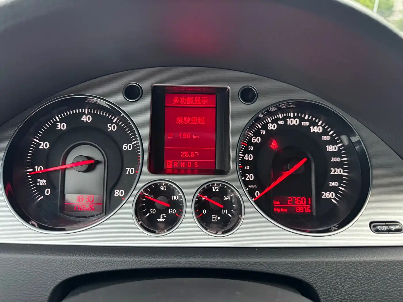 Volkswagen Magotan 2011 2.0TSI DSG Luxury фото 17