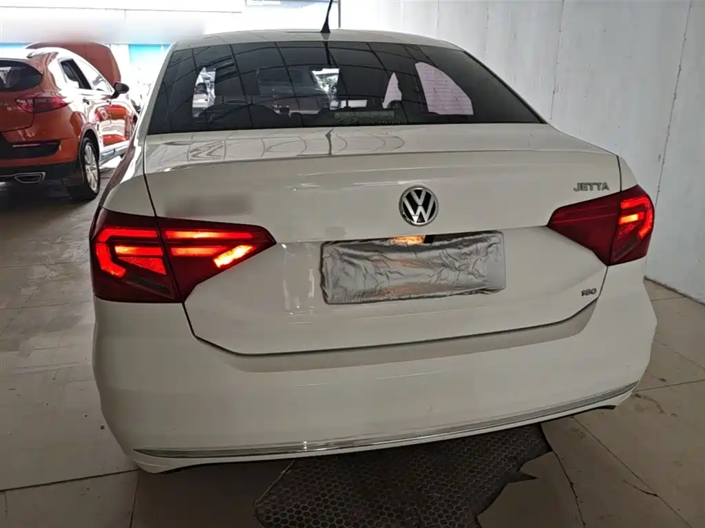 Volkswagen Jetta 2017 1.5L Automatic Comfort фото 4