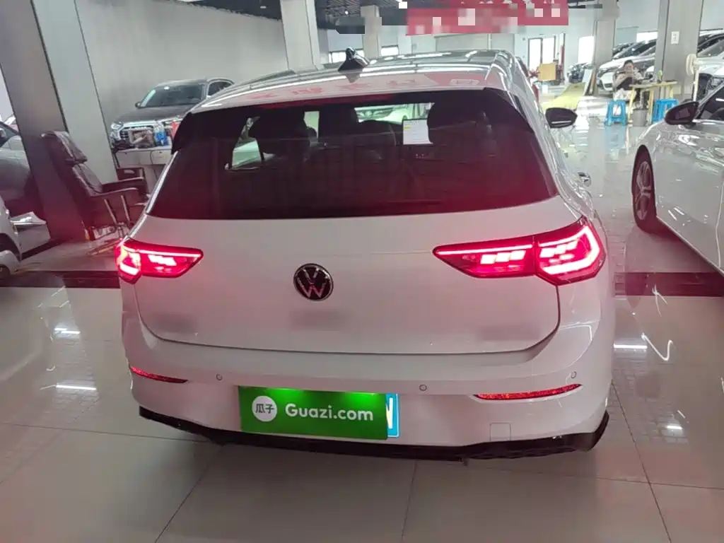 Volkswagen Golf 2025 2025 300TSI R-Line