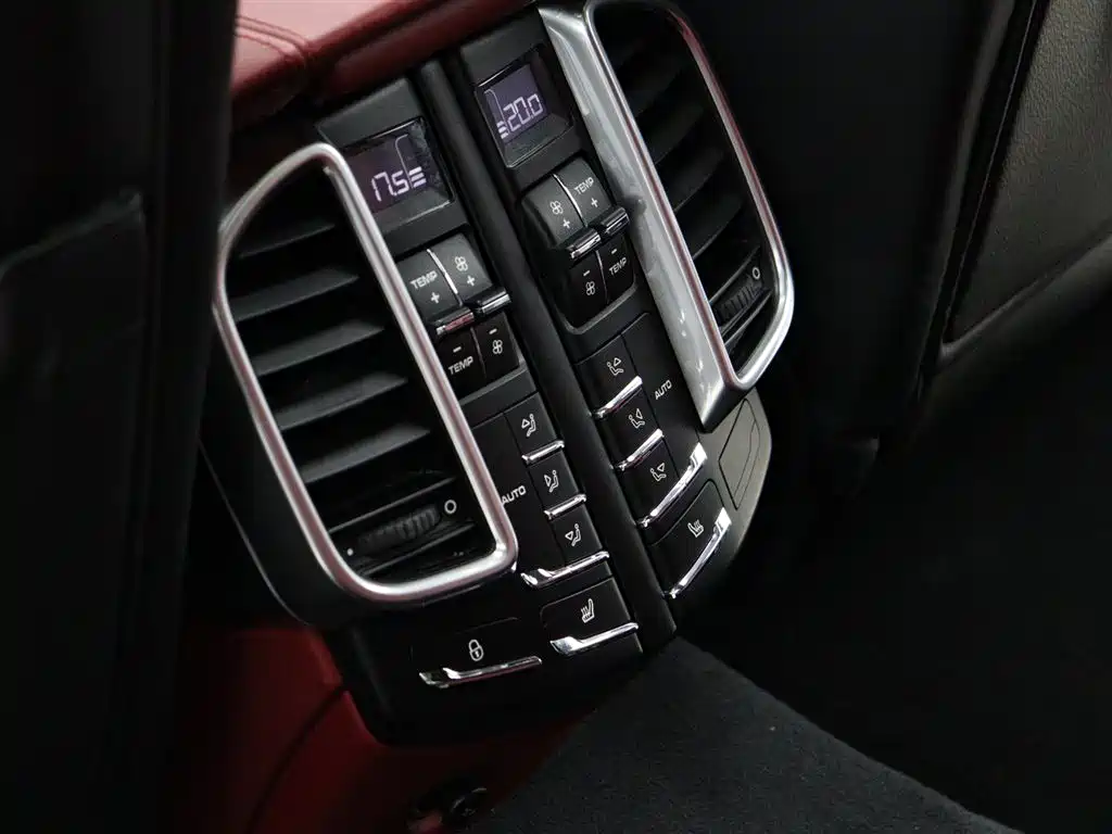 Porsche Cayenne 2014 Cayenne Platinum Edition 3.0T фото 9