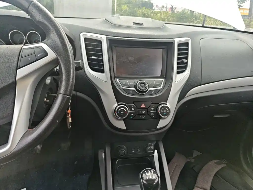 Фото 13 - Changan CS35