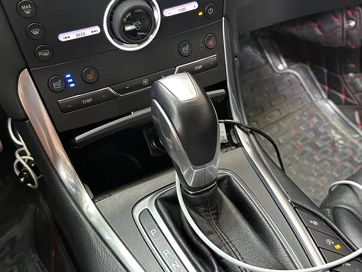 Фото 7 - Ford Edge