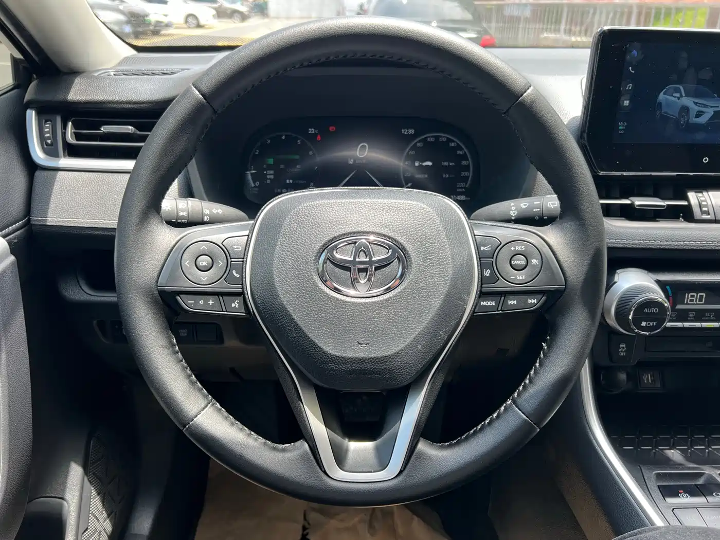 Toyota Wildlander 2023 2.0L CVT FWD Luxury PLUS фото 5