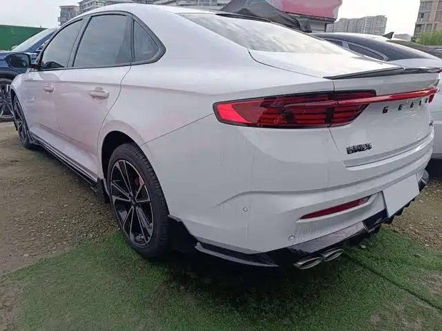 Фото 4 - Geely Preface