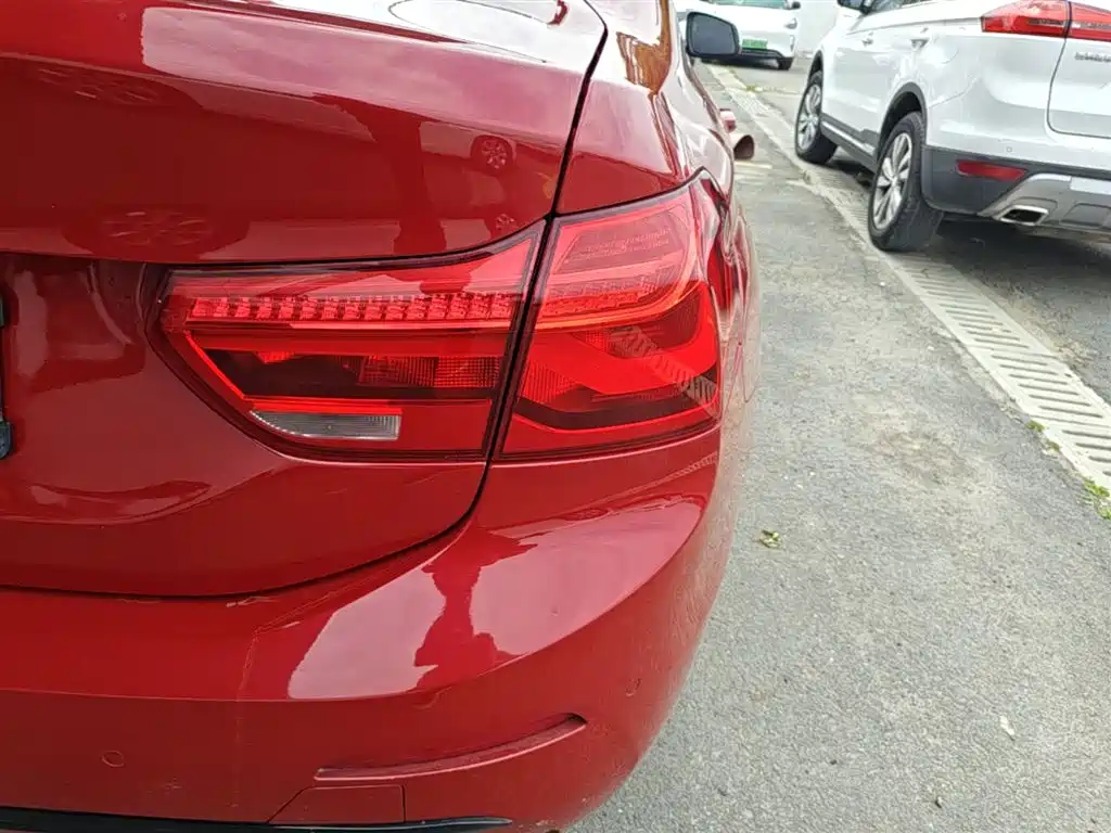 BMW 1 Series 2018 118i Sport Edition фото 8