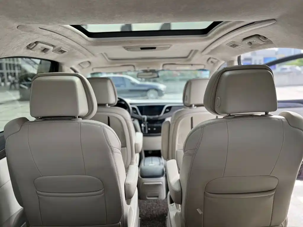 Фото 10 - Buick GL8