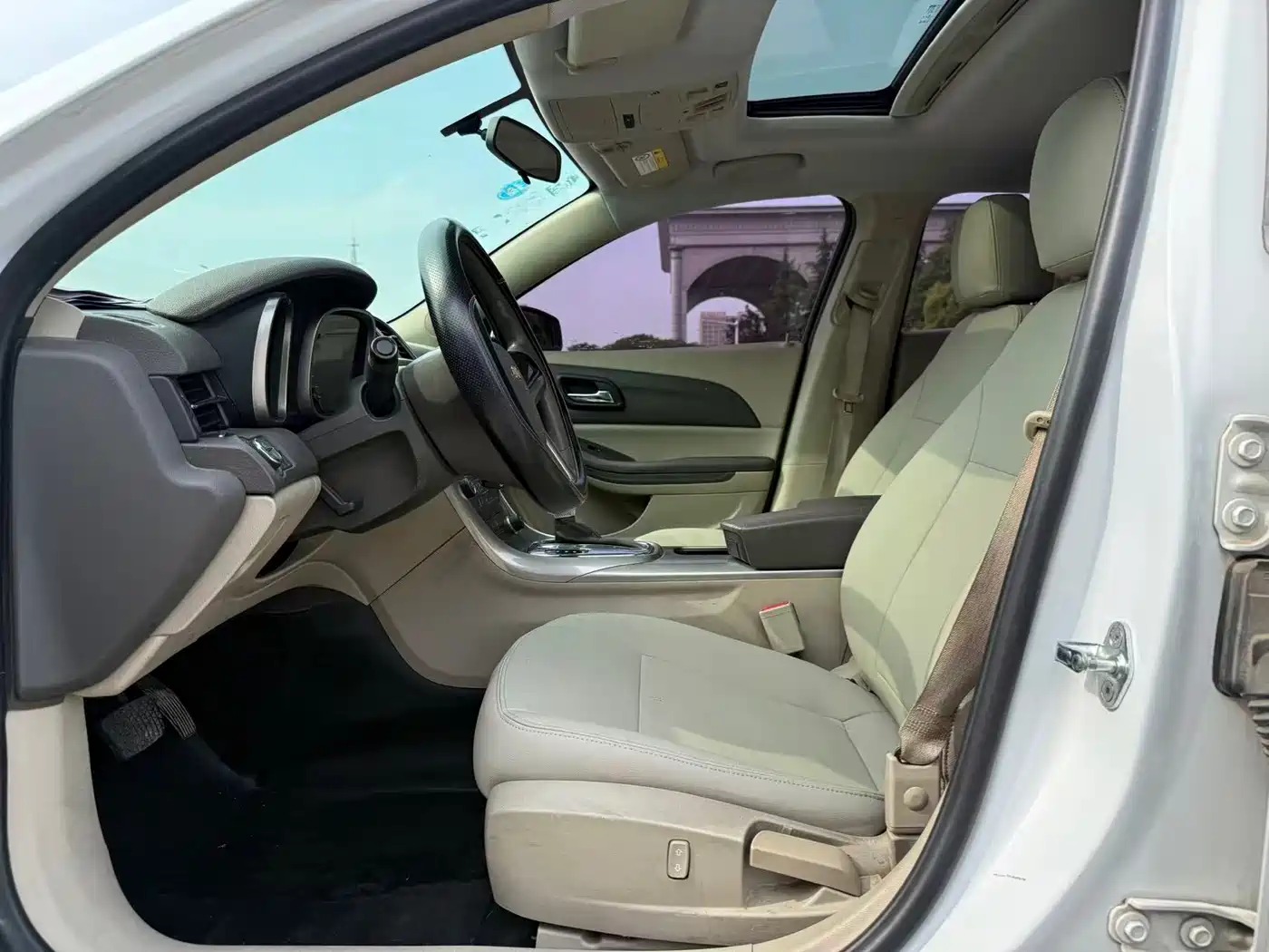 Chevrolet Malibu 2012 2.0L Automatic Comfort Edition фото 4