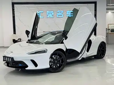 McLaren GT
