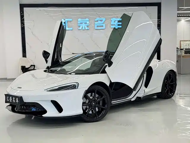McLaren GT 4.0T, Стандарт