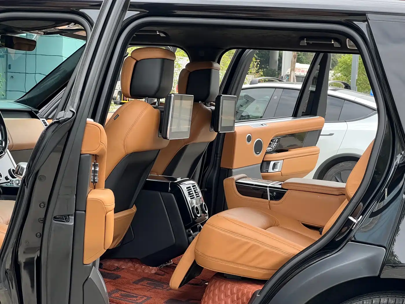 Land Rover Range Rover 2022 3.0 L6 400PS Prestige Genesis Extended Edition фото 11