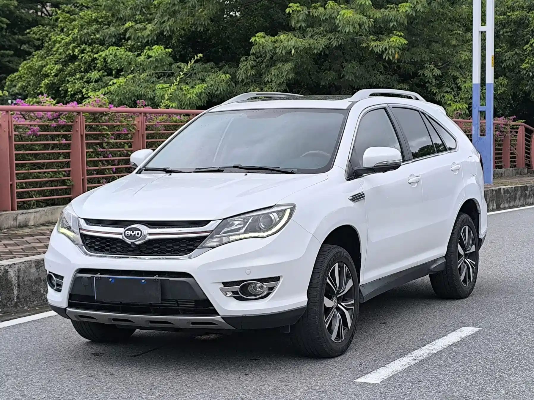 Фото 1 - BYD S7